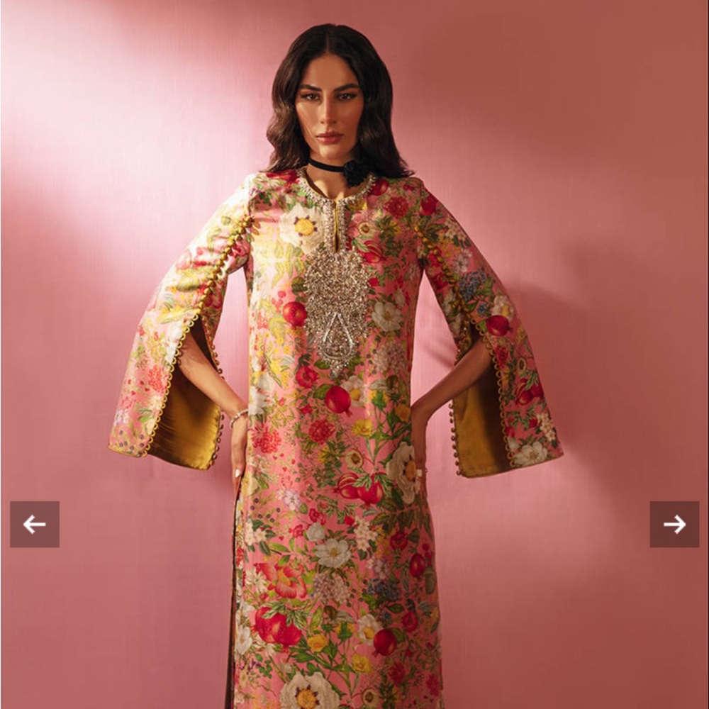 Zainab Salman raw silk floral suit- 2 piece shalwar set with organza dupatta